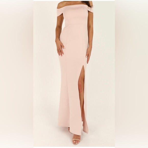 Showpo. Dresses & Skirts - Got A Feeling Dress in Blush